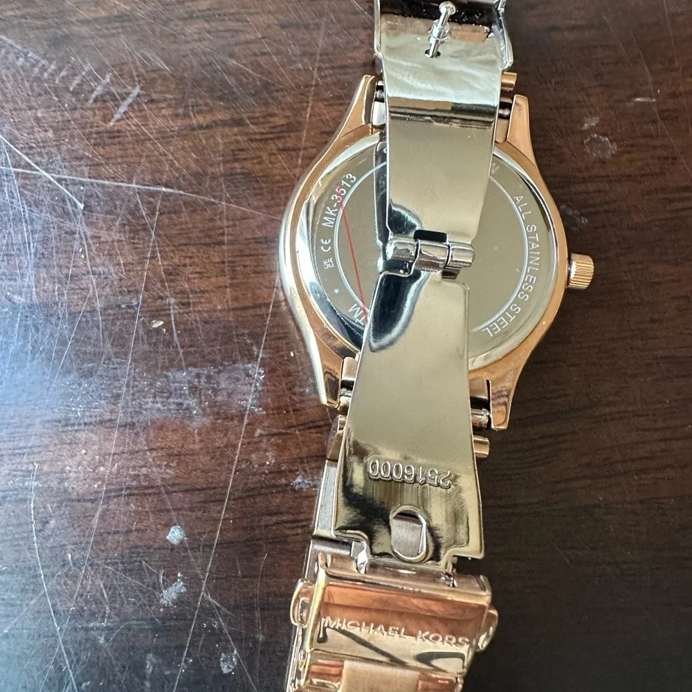 Michael Kors Women's Gold-Tone Watch Needs Battery wristband 6 inch